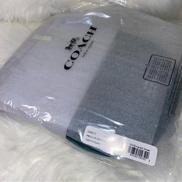 Coach - Picture 13 of 13